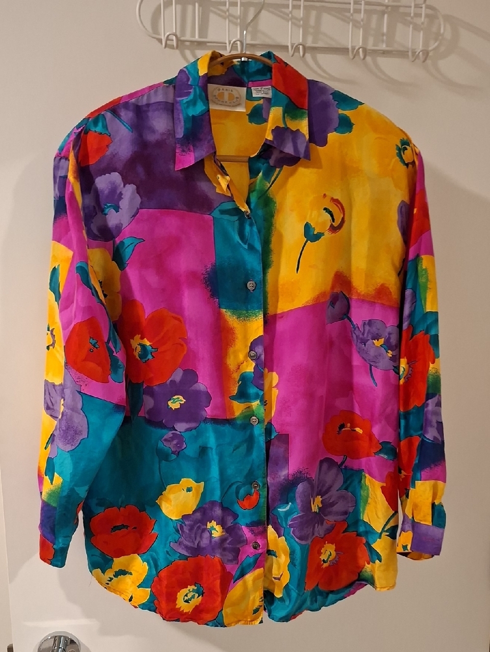 Vintage 100% Silk Vibrant Floral Artistic Print Button-down Shirt (Size S)